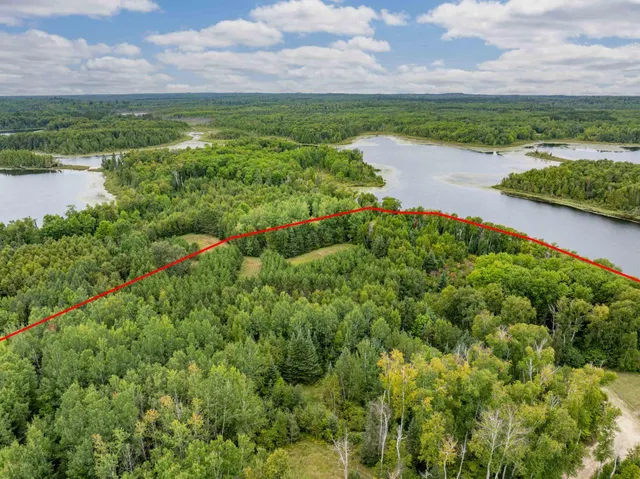 $599,000 | 32118 East Gunn Lake Trail, Marcell, MN 56657