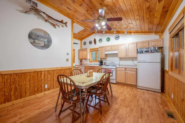 $599,000 | 32118 East Gunn Lake Trail, Marcell, MN 56657