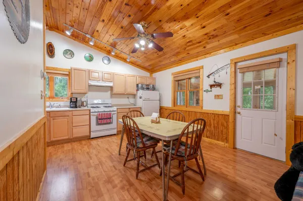 $599,000 | 32118 East Gunn Lake Trail, Marcell, MN 56657