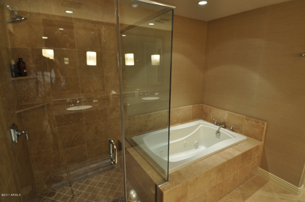 7175 East Camelback Road, Unit 3072 Scottsdale, AZ 85251 - Photo 11 of 17 Master Bathroom 2