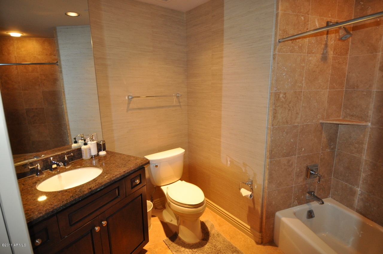 7175 East Camelback Road, Unit 3072 Scottsdale, AZ 85251 - Photo 13 of 17 Second Bath
