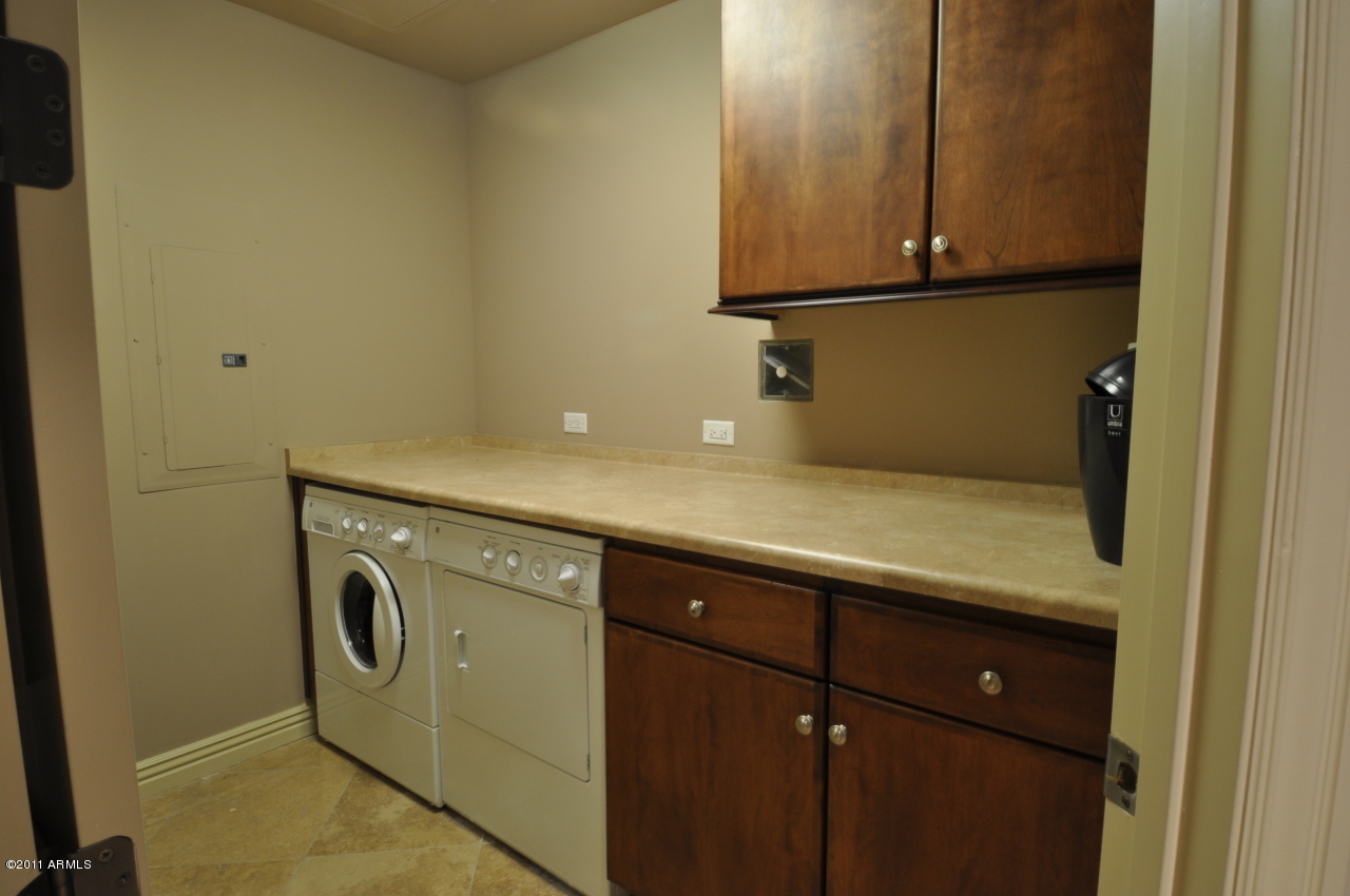 7175 East Camelback Road, Unit 3072 Scottsdale, AZ 85251 - Photo 14 of 17 Laundry