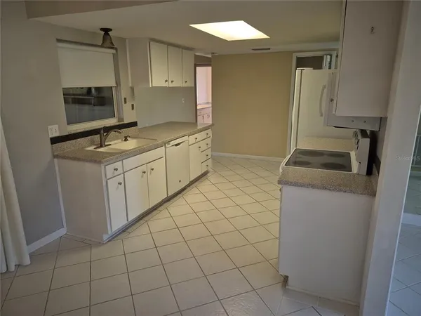 $2,300 | 9802 Riverview Drive, Riverview, FL 33578