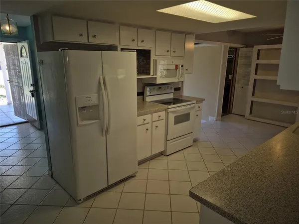 $2,300 | 9802 Riverview Drive, Riverview, FL 33578