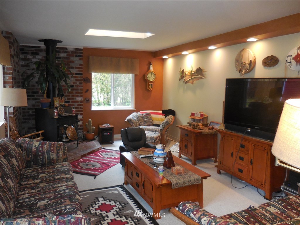 1421 Southeast Cedar Road Port Orchard, WA 98367 - Photo 8 of 25 Gallery Image 8