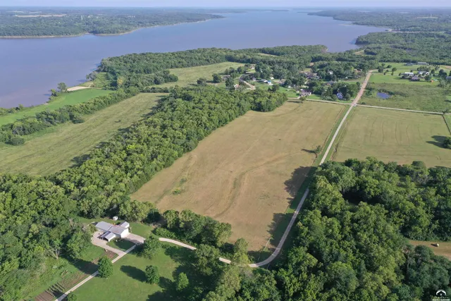 $393,300 | 0 Comanche Road, Meriden, KS 66512