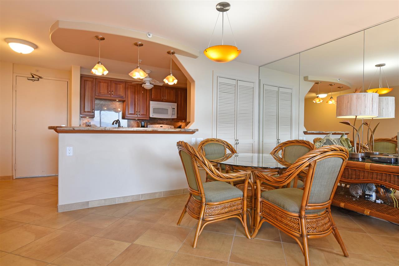 4327 Lower Honoapiilani Road, Unit 401 Lahaina, HI 96761 - Photo 8 of 30 Gallery Image 8