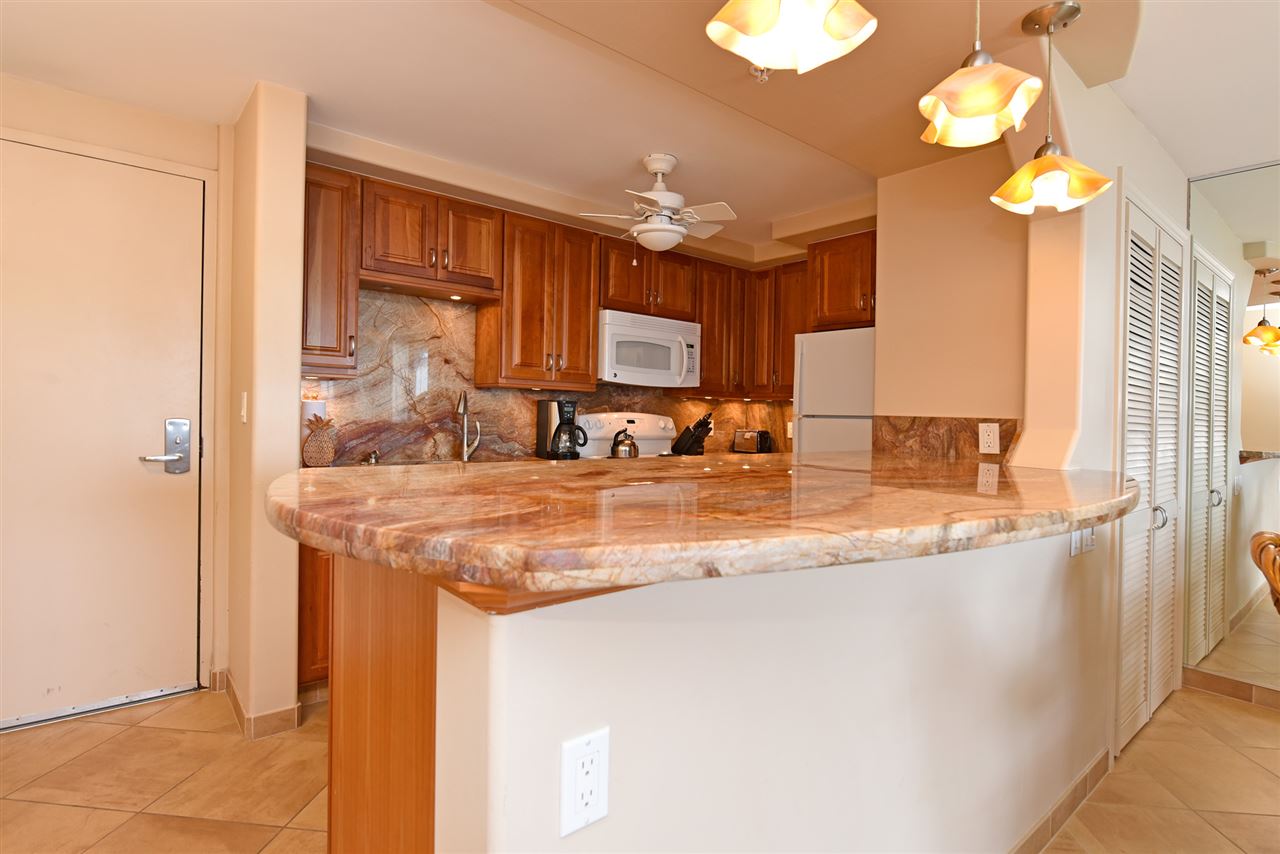 4327 Lower Honoapiilani Road, Unit 401 Lahaina, HI 96761 - Photo 10 of 30 Gallery Image 10