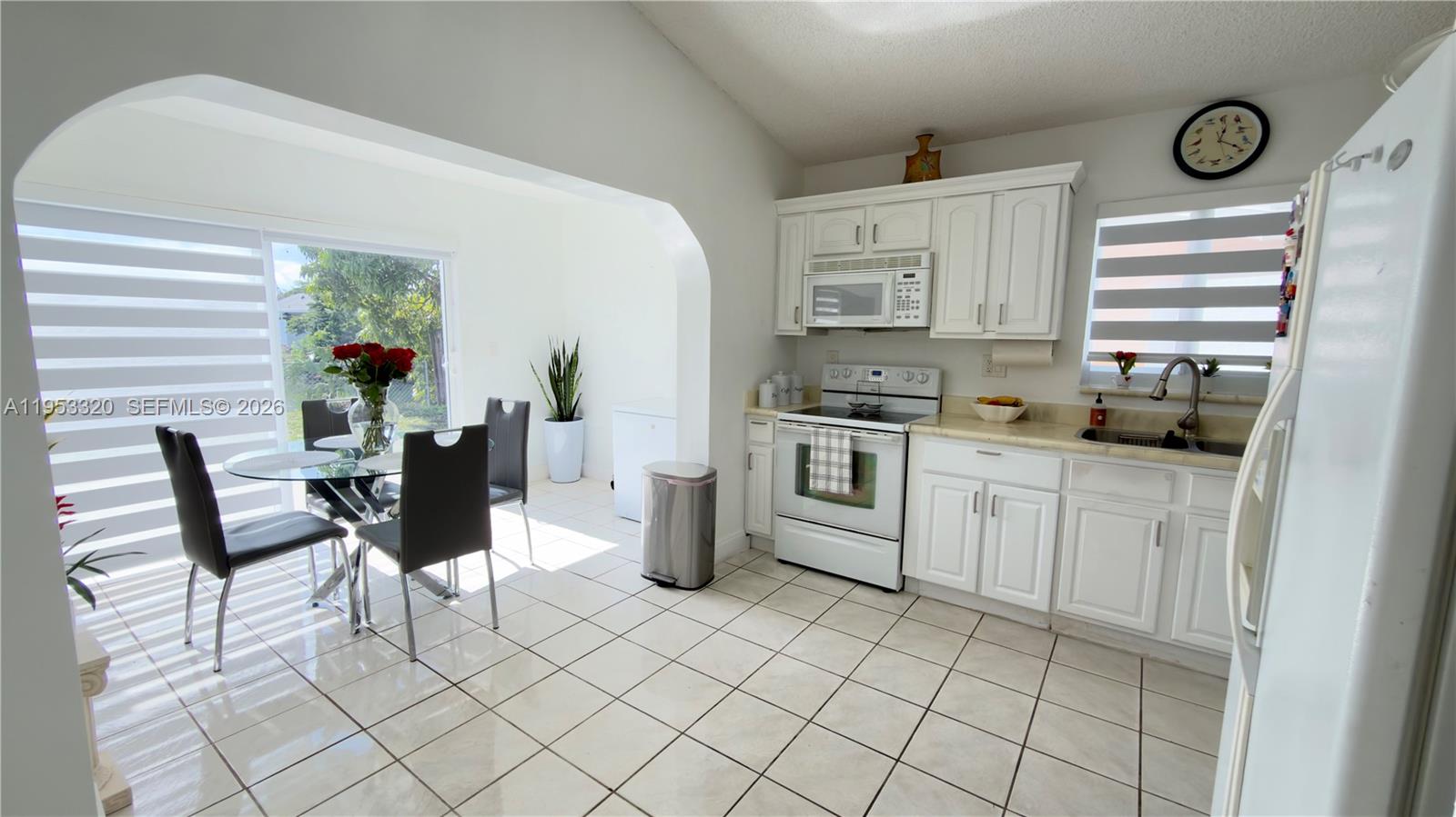 7220 Southwest 149th Court Miami, FL 33193 - Photo 15 of 38
