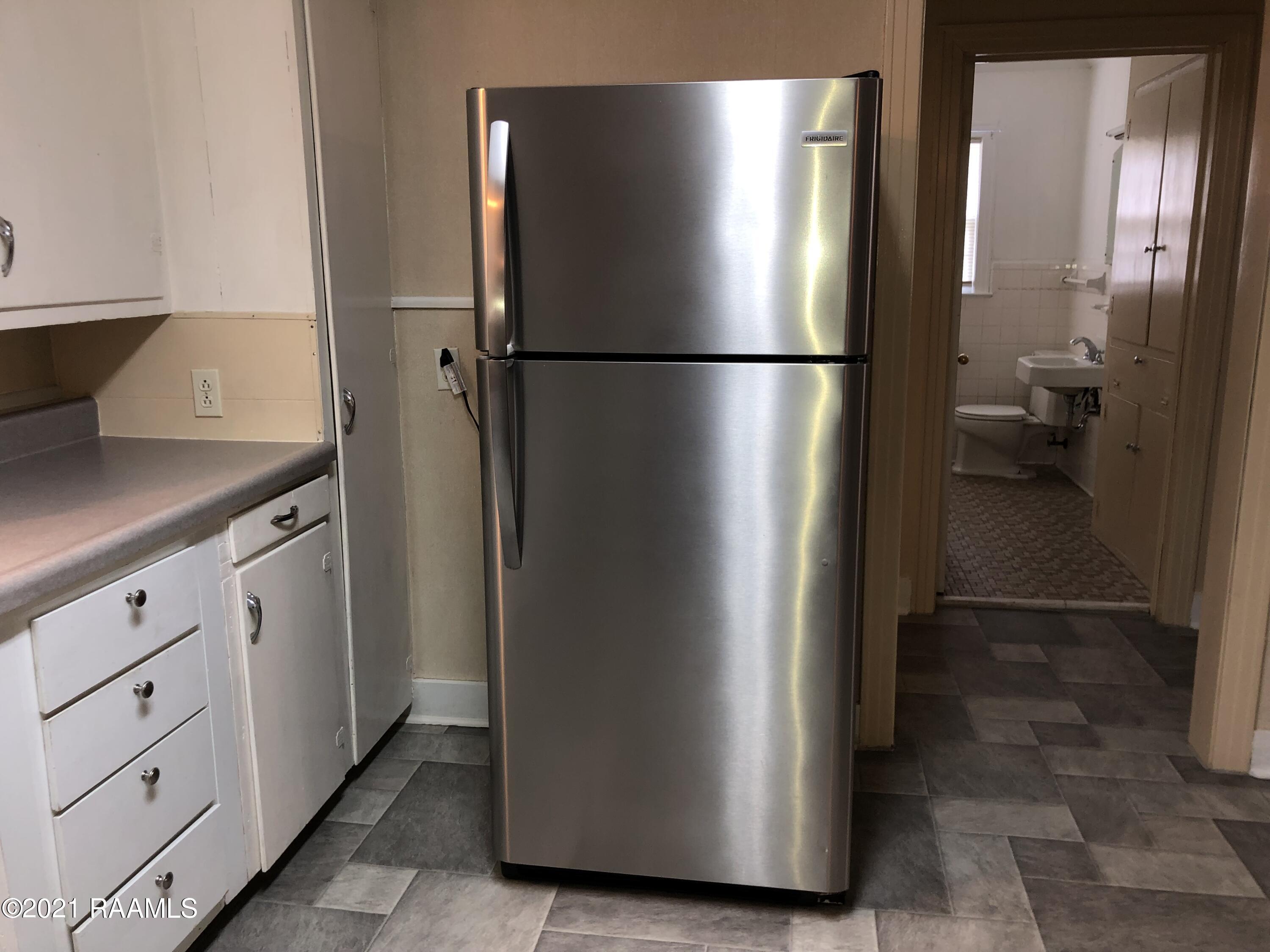315 River Road Lafayette, LA 70501 - Photo 8 of 21 Refrigerator