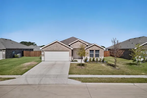 $2,200 | 332 Pecos Drive, Azle, TX 76020