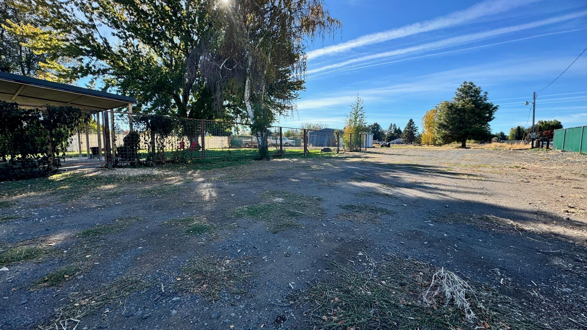 4750 Homedale Road Klamath Falls, OR 97603 - Photo 29 of 30 Loads of parking and room for animals