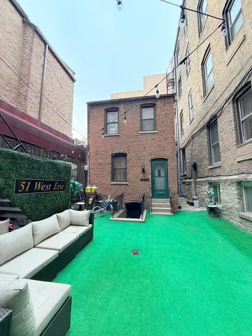 $3,350 | 642 North Dearborn Street, Unit CH, Chicago, IL 60654