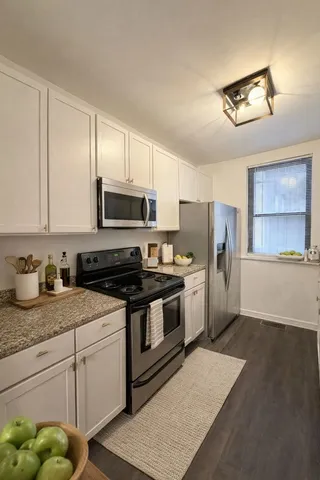 $3,350 | 642 North Dearborn Street, Unit CH, Chicago, IL 60654