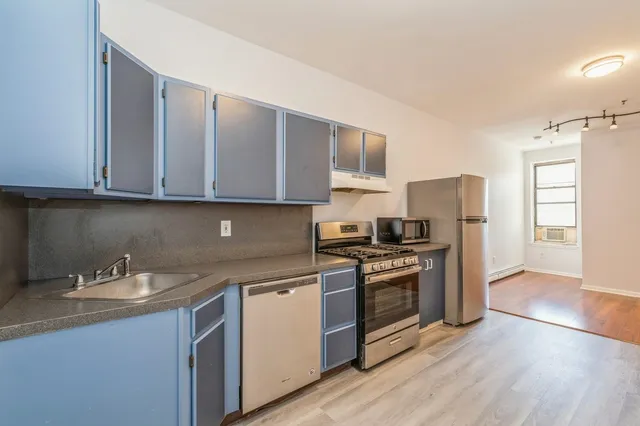 $2,950 | 817 Park Avenue, Unit 3, Hoboken, NJ 07030