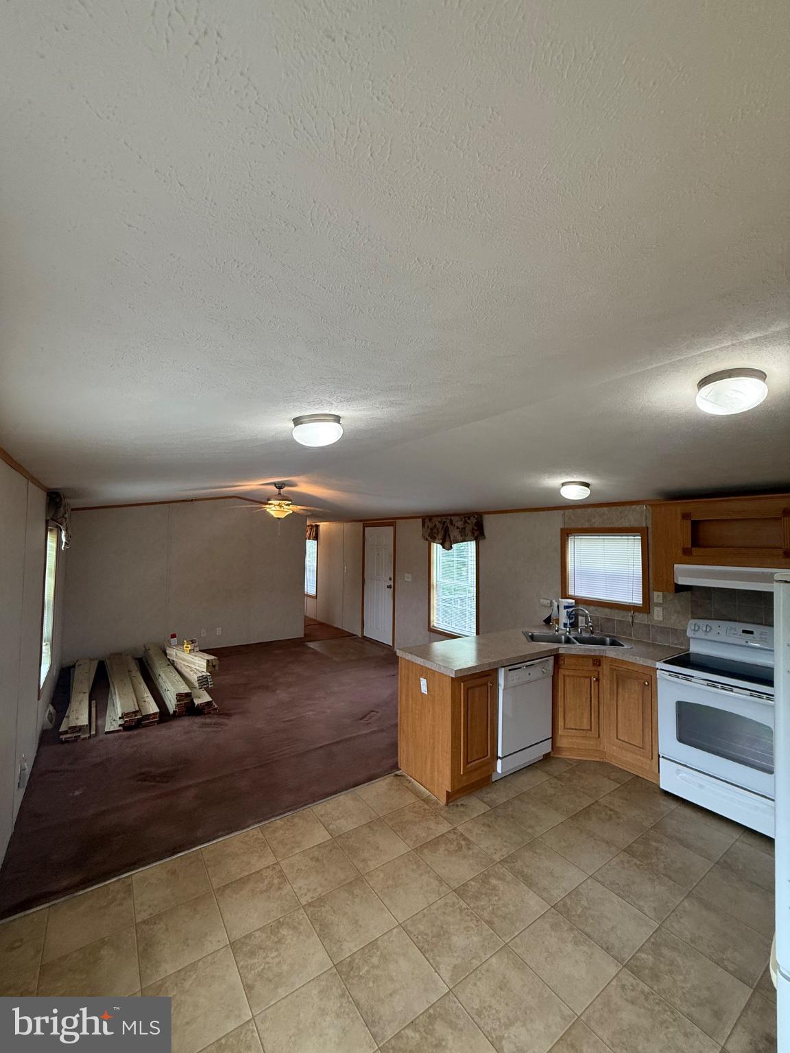 5 Revolutionary Road Mount Bethel, PA 18343 - Photo 7 of 28 Spacious kitchen with inviting layout.