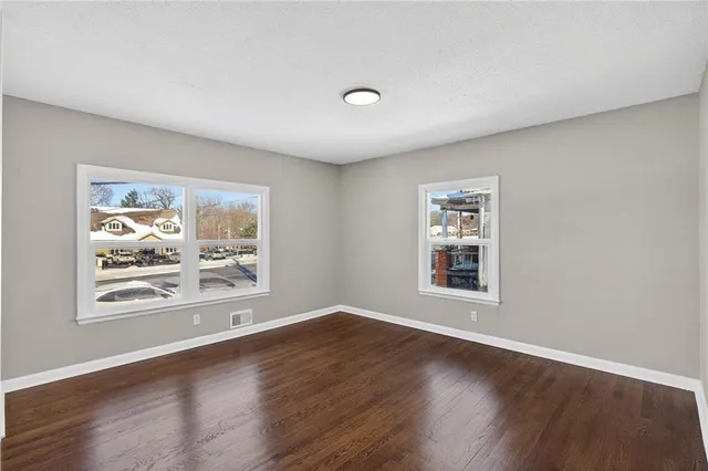 $149,900 | 611 West 23rd Street South, Independence, MO 64055