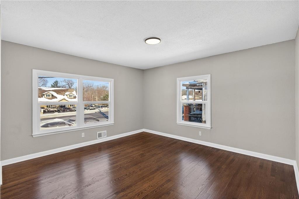 611 West 23rd Street South Independence, MO 64055 - Photo 13 of 23