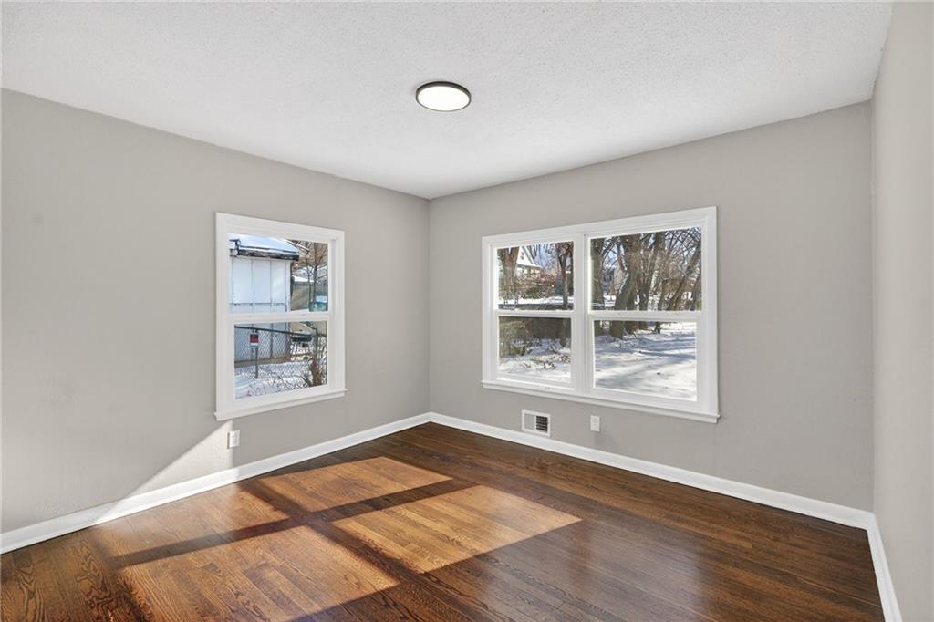 611 West 23rd Street South Independence, MO 64055 - Photo 16 of 23