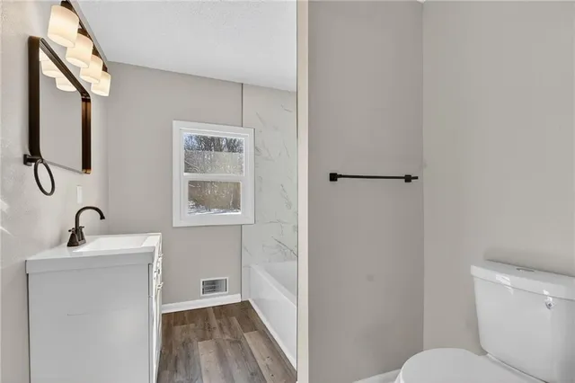 $149,900 | 611 West 23rd Street South, Independence, MO 64055