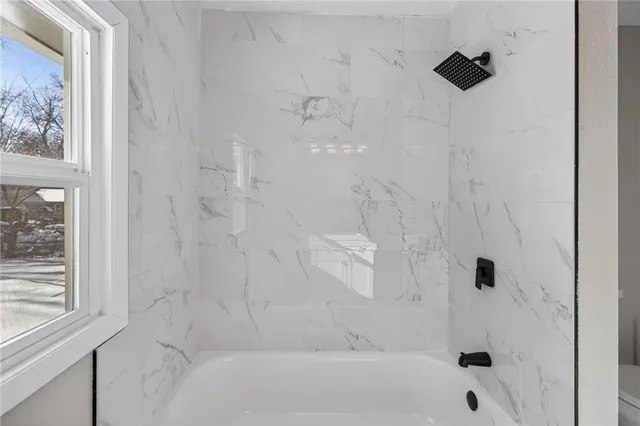 $149,900 | 611 West 23rd Street South, Independence, MO 64055