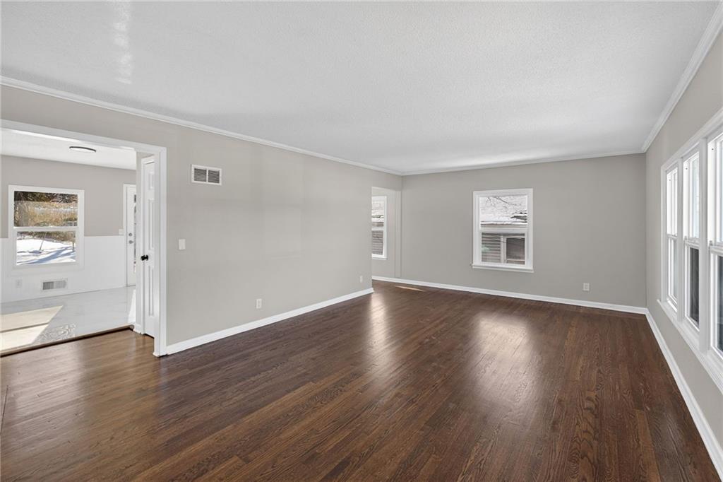 611 West 23rd Street South Independence, MO 64055 - Photo 4 of 23