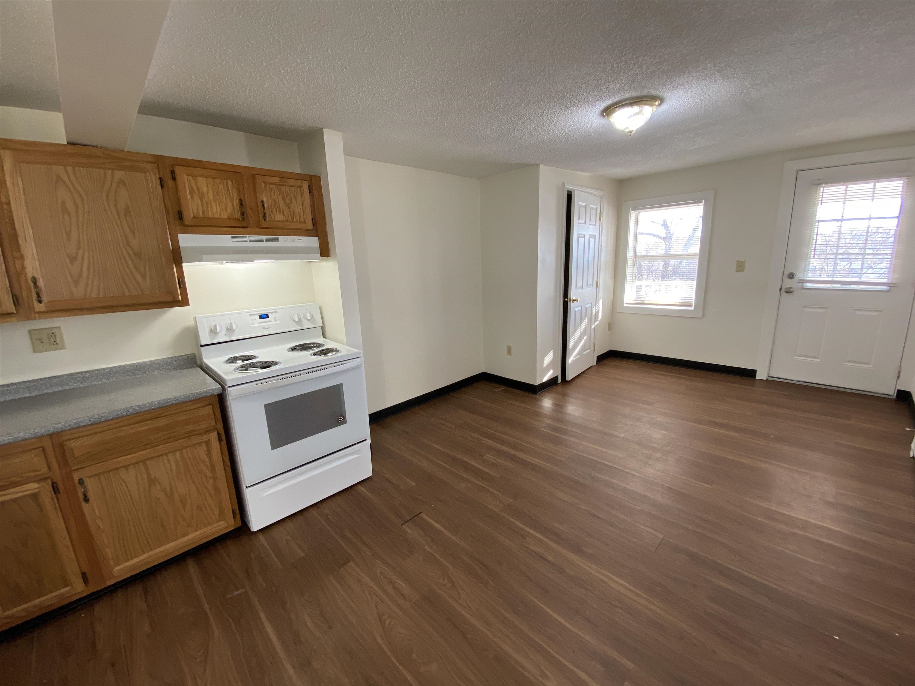 190 Second Street, Unit 3 Manchester, NH 03102 - Photo 33 of 36