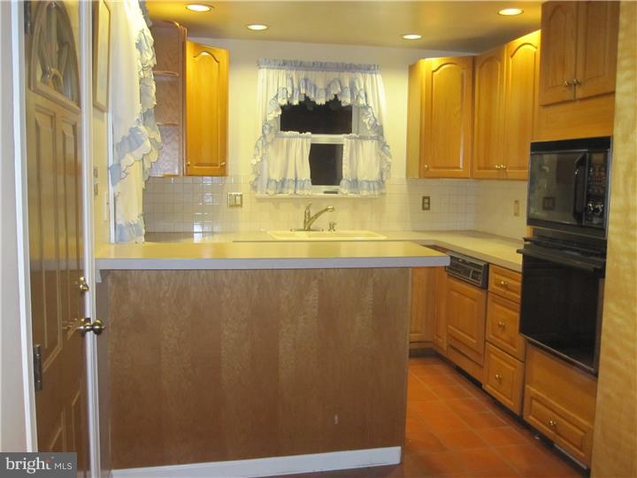 1115 Russell Road Willow Grove, PA 19090 - Photo 7 of 17 Kitchen