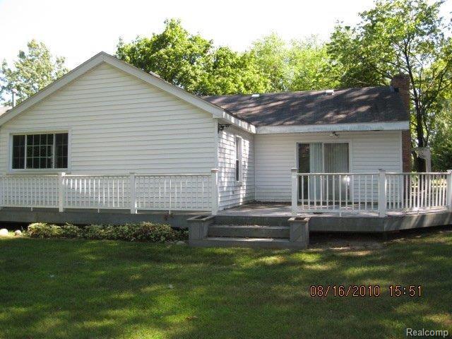 597 Dakota Court Rochester, MI 48307 - Photo 2 of 16 IMG_0213
