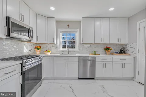 $795,900 | 3419 Ramsgate Terrace, Alexandria, VA 22309