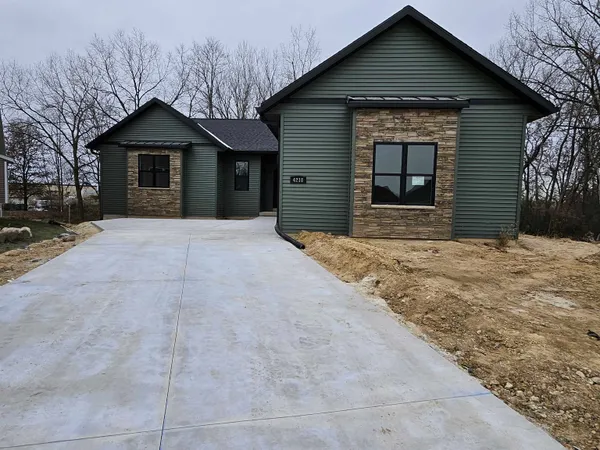 $549,900 | 402 Ski Pole Lane, La Valle, WI 53941