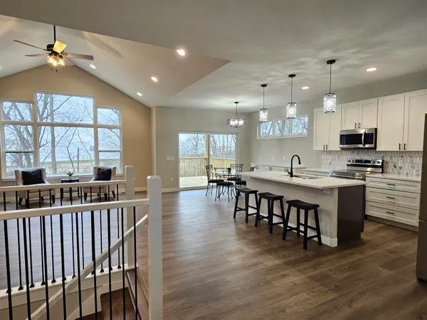 $549,900 | 402 Ski Pole Lane, La Valle, WI 53941