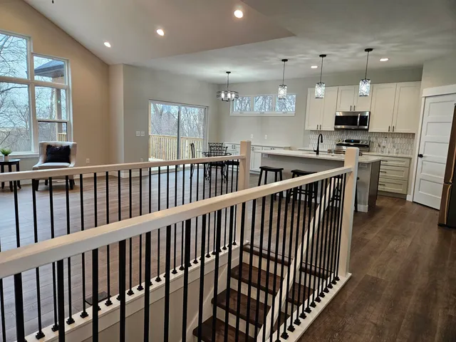 $624,900 | 402 Ski Pole Lane, La Valle, WI 53941