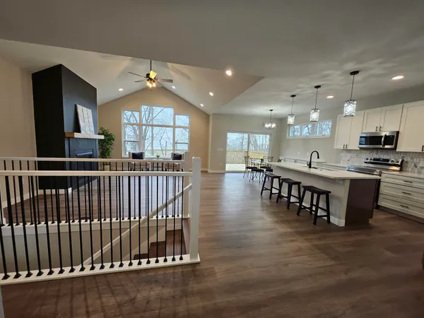 $549,900 | 402 Ski Pole Lane, La Valle, WI 53941