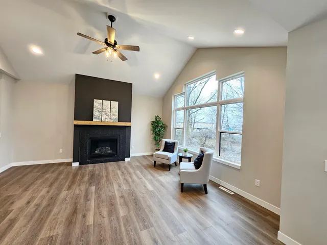 $624,900 | 402 Ski Pole Lane, La Valle, WI 53941