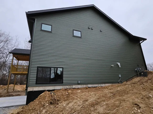 $624,900 | 402 Ski Pole Lane, La Valle, WI 53941