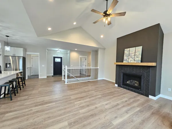 $549,900 | 402 Ski Pole Lane, La Valle, WI 53941