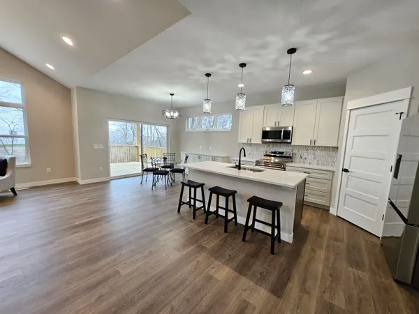 $549,900 | 402 Ski Pole Lane, La Valle, WI 53941