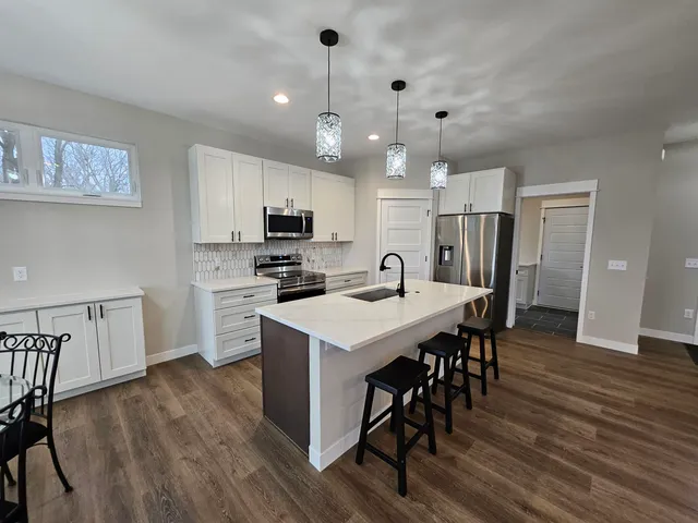 $624,900 | 402 Ski Pole Lane, La Valle, WI 53941