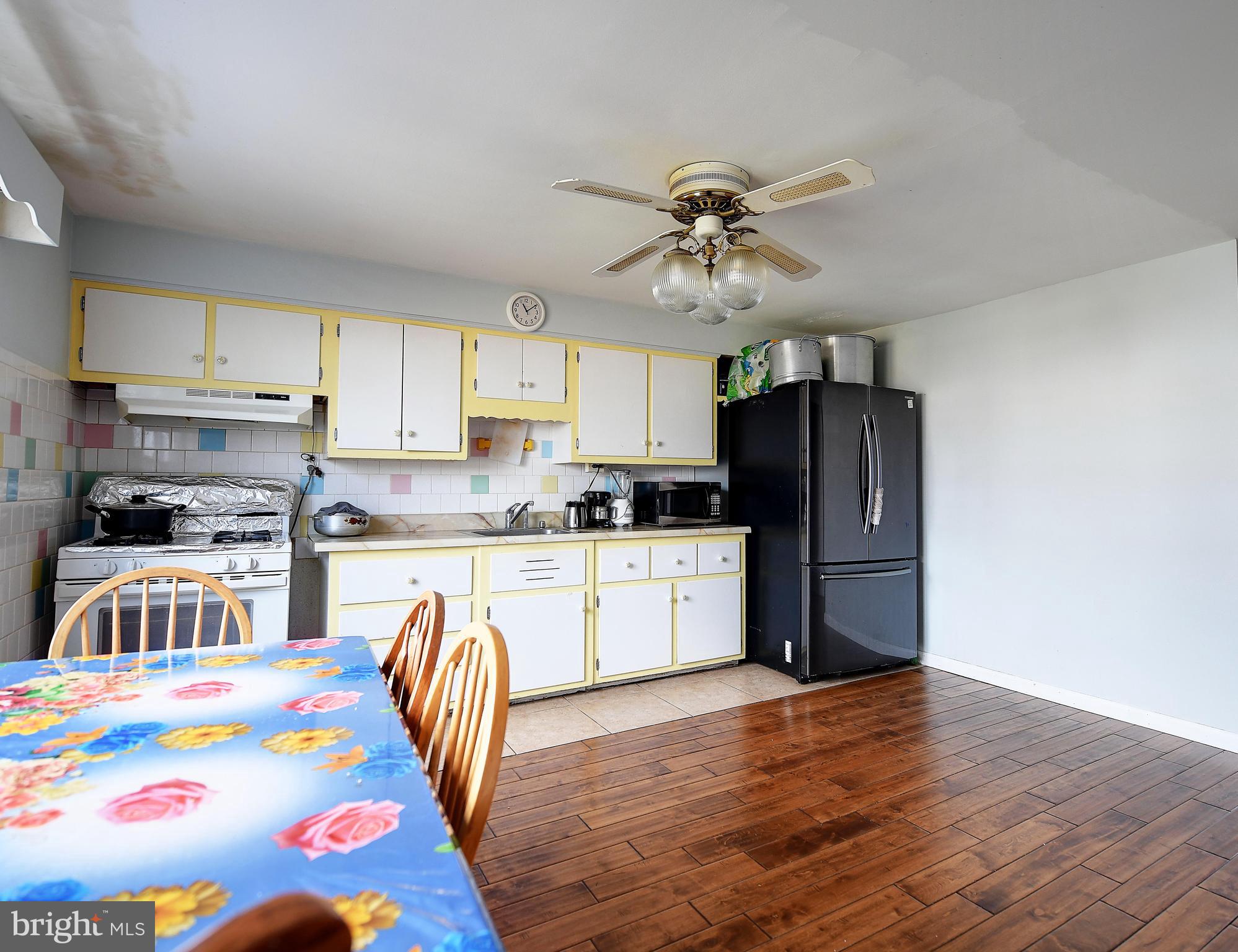 8044 Lansdale Road Baltimore, MD 21224 - Photo 8 of 20 Kitchen