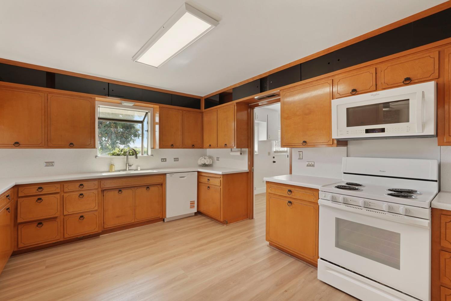 9690 Kost Road Galt, CA 95632 - Photo 10 of 42