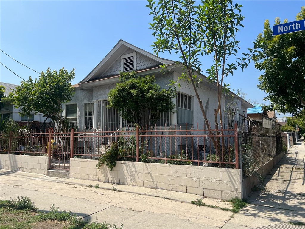 3033 North Main St  