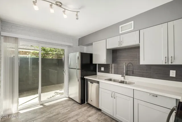 $1,799 | 1118 South McClintock Drive, Unit 1 | University Heights