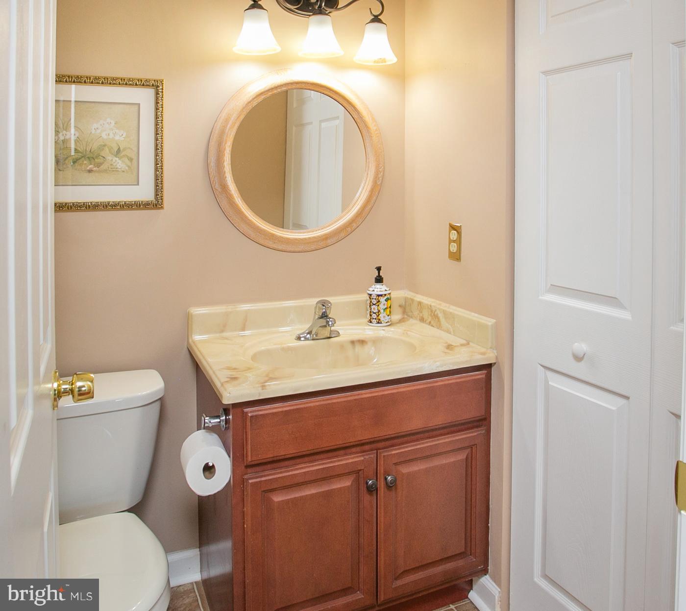 128 Brandon Road Norristown, PA 19403 - Photo 28 of 44 Powder Room