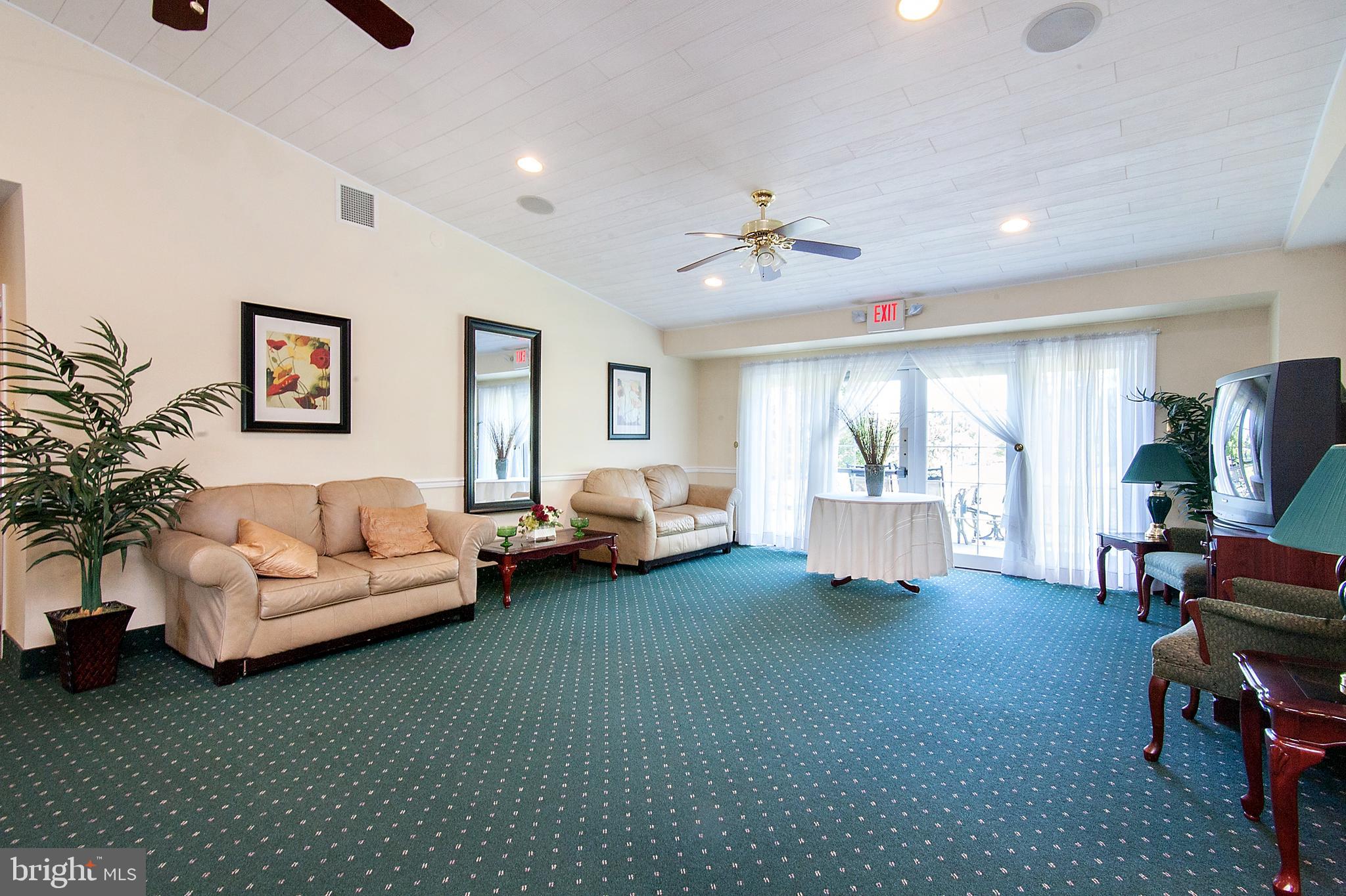 128 Brandon Road Norristown, PA 19403 - Photo 36 of 44 Lounge Area