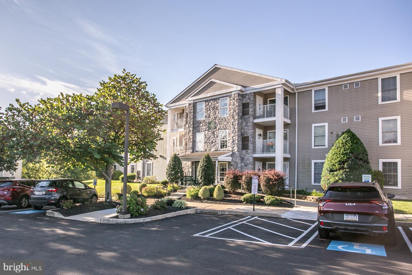 128 Brandon Road Norristown, PA 19403 - Photo 6 of 44