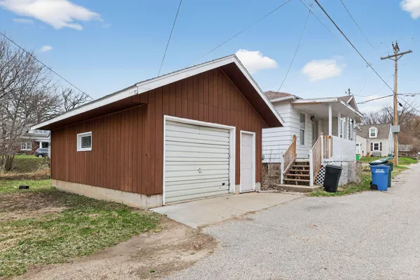 $225,000 | 413 East Street, Baraboo, WI 53913