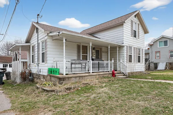 $225,000 | 413 East Street, Baraboo, WI 53913