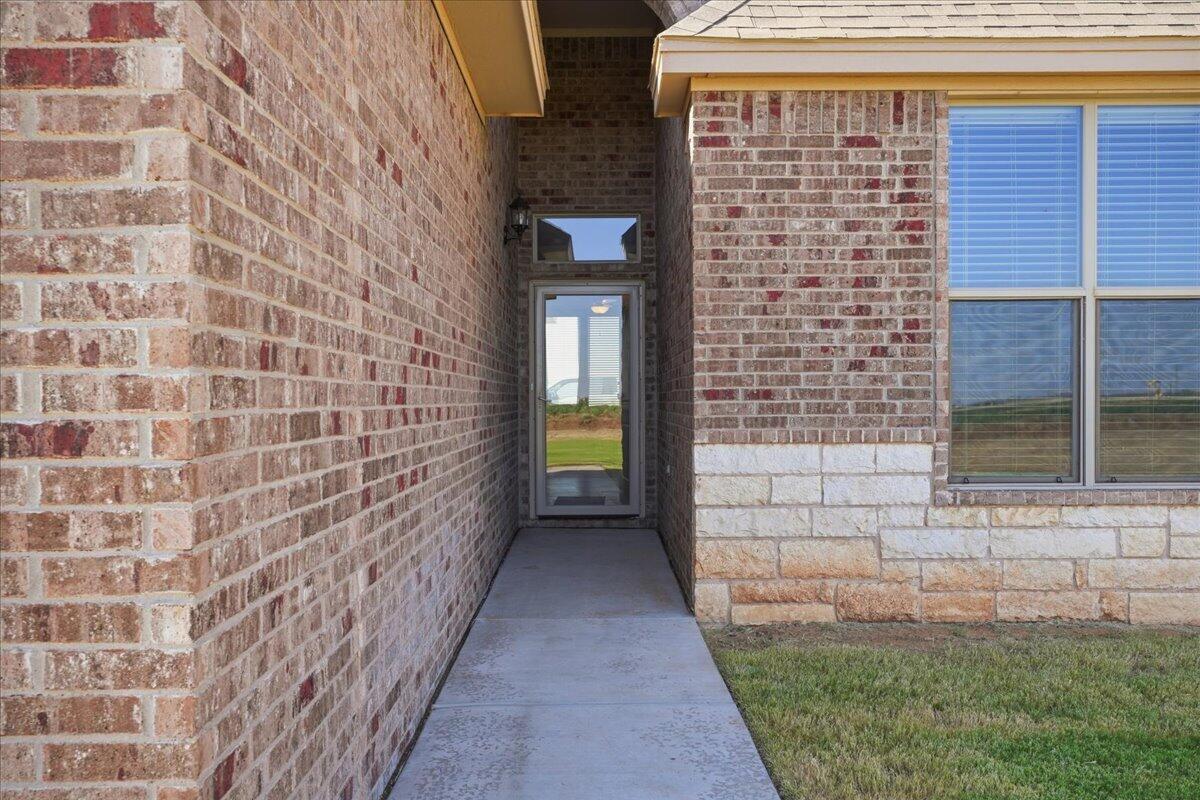 6846 Filly Road Lubbock, TX 79407 - Photo 3 of 47 03-6846_filly_road_003
