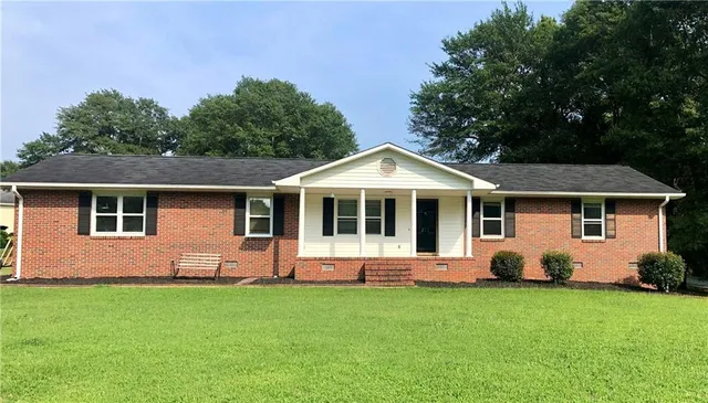 $2,000 | 213 Oxmoor Drive, Anderson, SC 29625
